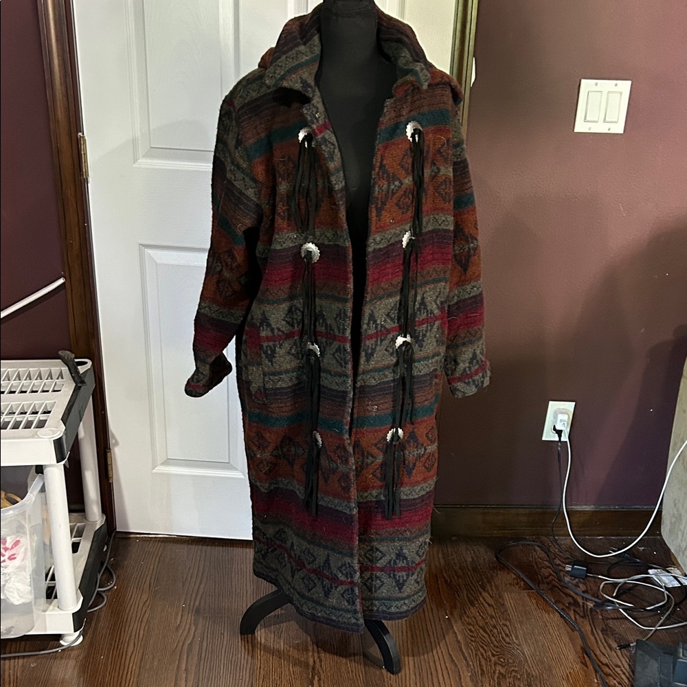 Vtg Woolrich Aztec print multi color long hooded jacket w/ silver conchos